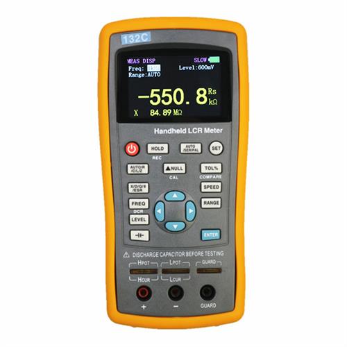دستگاه LCR Meter پرتابل دیجیتالی مدل ESCORT-132C ساخت تایوان دستگاه ال سی آر متر LCR Meter مدل 132Cمناسب جهت عیب یابی و تعمیرات الکترونیک می باشد. این دستگاه اندازه گیری ، لازمه کار تکنسین ها و مهندسین الکترونیک در زمینه تعمیرات الکترونیک و کنترل کیفیت می باشد. شما قادر خواهید بود با این دستگاه میزان ظرفیت خازنی، سلفی و مقاومت المان الکترونیکی را به سادگی و دقت بالا اندازه گیری نمایید.صفحه نمایش رنگی از نوع TFT سایز 2.8 اینچی می باشد و شما براحتی می توانید عدد اندازه گیری شده را قرائت نمایید. سایر قابلیت های این دستگاه انتخاب فرکانس تست 100Hz/120Hz/1KHz/10KHZ/40KHz/100KHz ، انتخاب نوع مدار سری/موازی ، اتو رنج بودن ، اندازه گیری پارامتر های L/C/R/D/Z/X/Q/theta/ESR ، کلید HOLD ، اندازه گیری مقادیر Min/Max قابلیت حافظه تقاضلی RELATIVE ، و همچنین تعیین تلرانس اندازه گیری می باشد. علاوه بر پراب همراه دستگاه شما قادر به تست قطعات الکترونیک بروی دستگاه از طریق ترمینالهای خاص مربوطه که بروی دستگاه تعبیه شده است خواهید بود. رنج اندازه گیری دستگاه بسیار وسیع می باشد. رنج اندازه گیری خازن 0.01pF ~ 20mF ، رنج اندازه گیری مقاومت 0.1mΩ~200MΩ و رنج اندازه گیری ظرفیت سلفی 0.01μH~2000H می باشد. دستگاه قابلیت کالیبراسیون اتوماتیک Open/Short قبل از انجام تست را دارد.